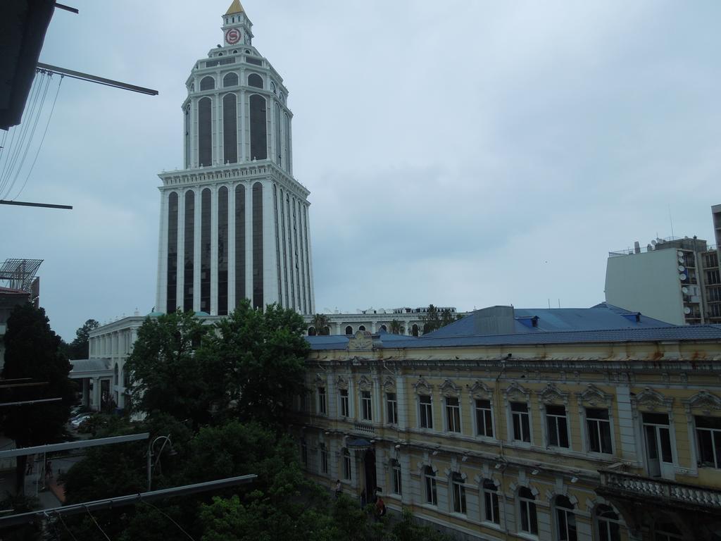 Nellie'S Apartment Batumi Exteriör bild