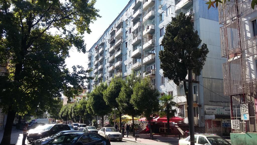 Nellie'S Apartment Batumi Exteriör bild