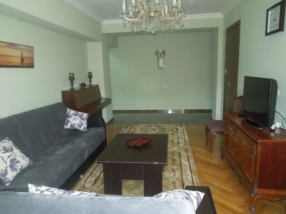 Nellie'S Apartment Batumi Exteriör bild